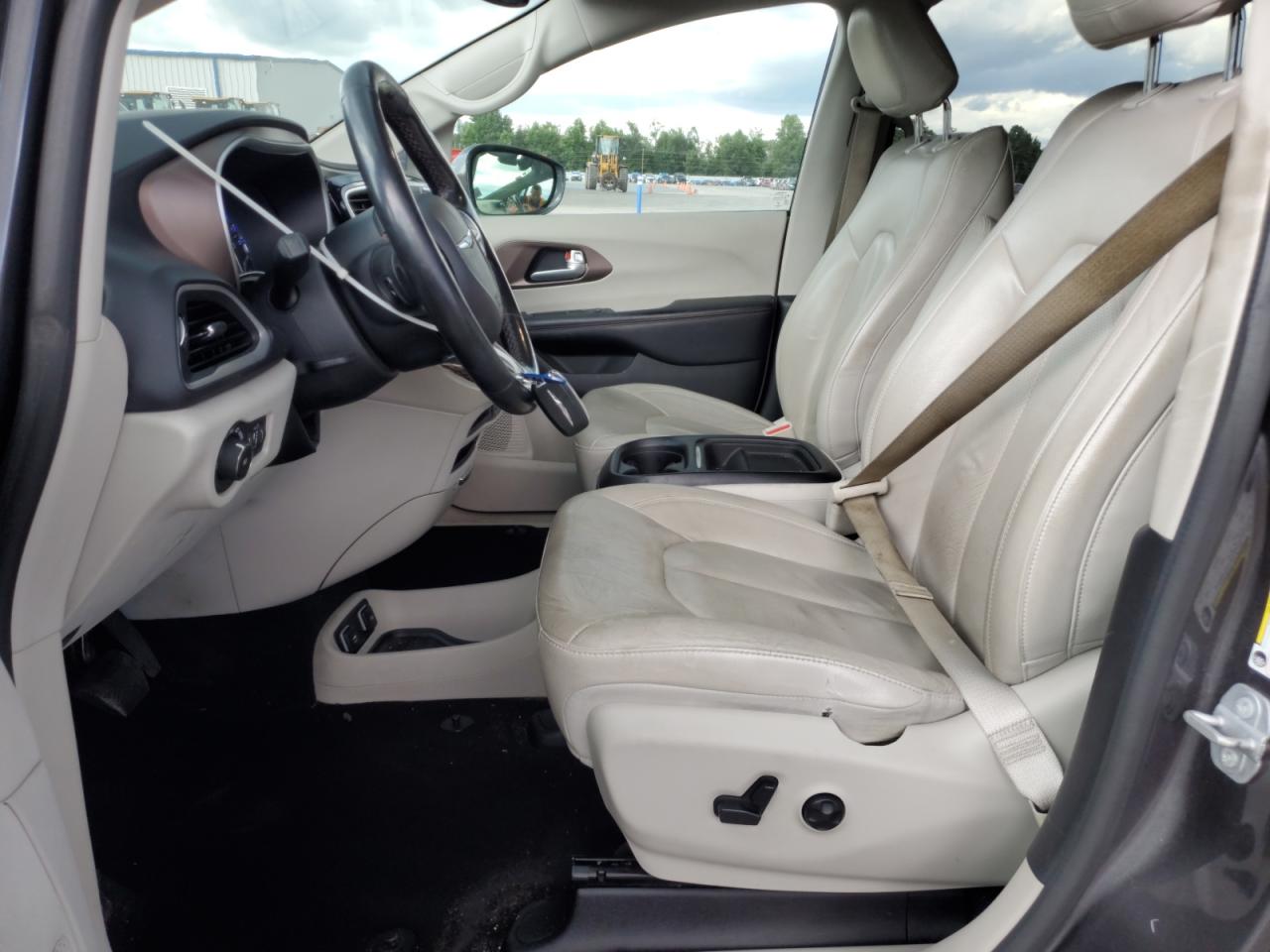 2019 Chrysler Pacifica Touring L VIN: 2C4RC1BG5KR523893 Lot: 65163955