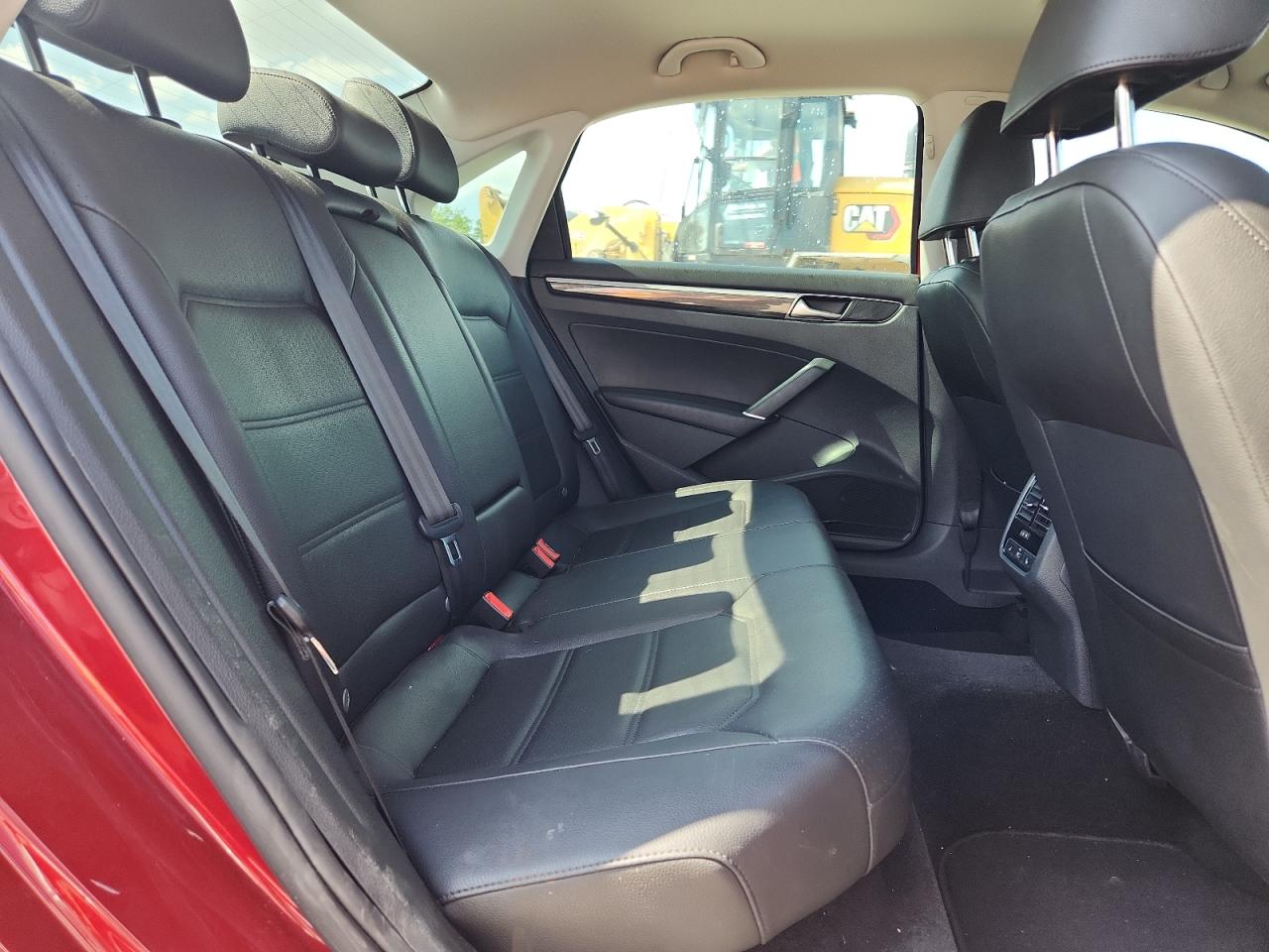 2018 Volkswagen Passat Se VIN: 1VWBA7A3XJC043197 Lot: 65136625