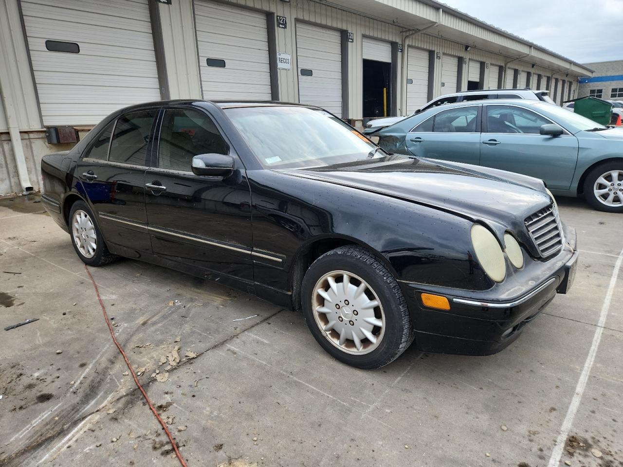 2000 Mercedes-Benz E 320 VIN: WDBJF65J0YA985167 Lot: 63348705