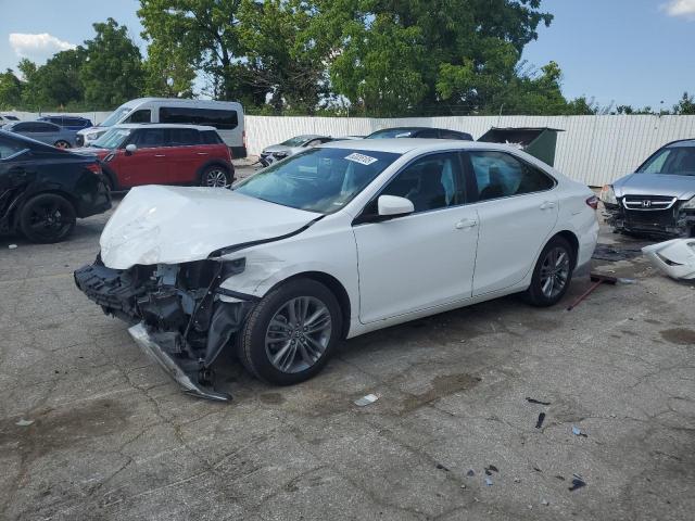  TOYOTA CAMRY 2017 Biały