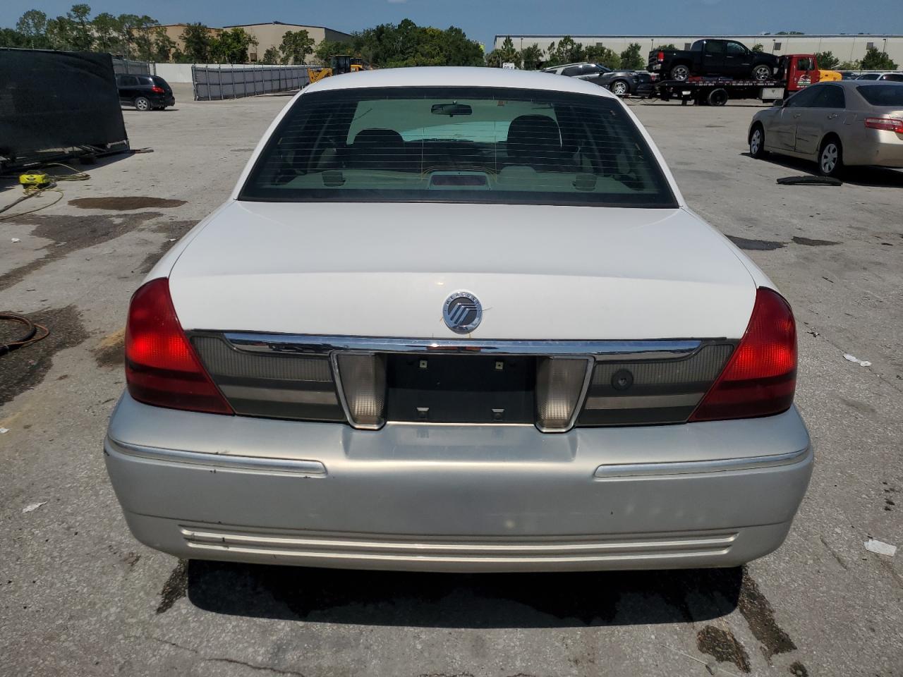 2006 Mercury Grand Marquis Gs VIN: 2MEFM74VX6X621171 Lot: 63213535