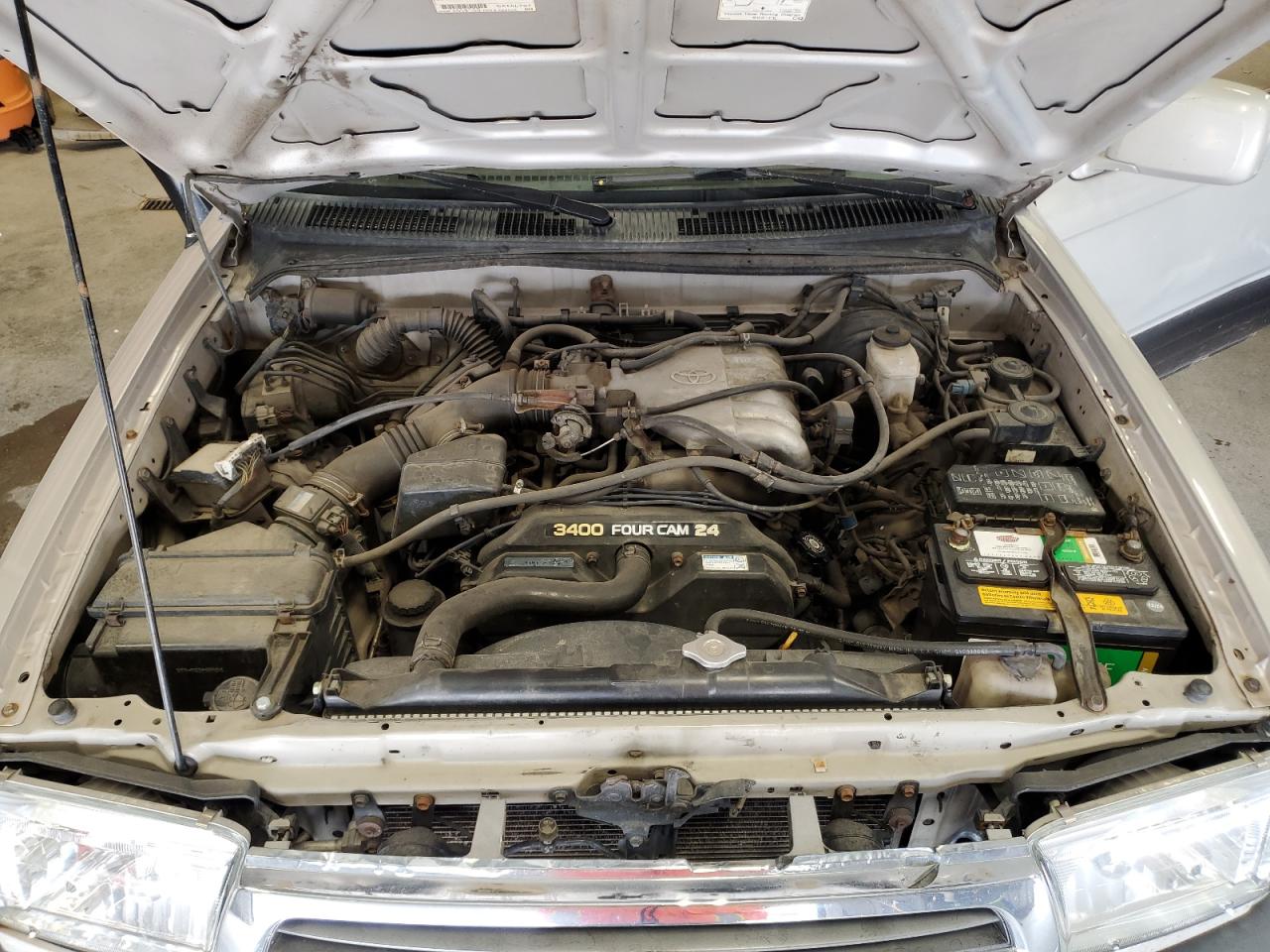 1998 Toyota 4Runner Limited VIN: JT3HN87R2W9007449 Lot: 63662135