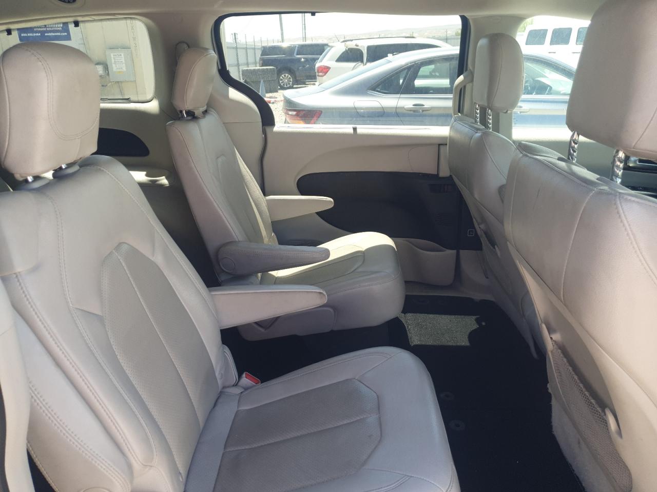 2018 Chrysler Pacifica Touring L VIN: 2C4RC1BG6JR330411 Lot: 63253745