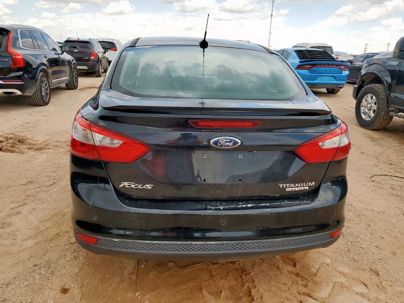 Sedans FORD FOCUS 2014 Czarny
