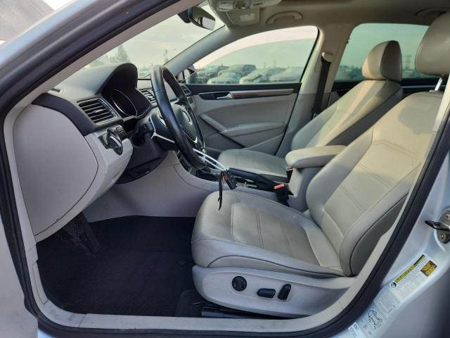  VOLKSWAGEN PASSAT 2017 Srebrny