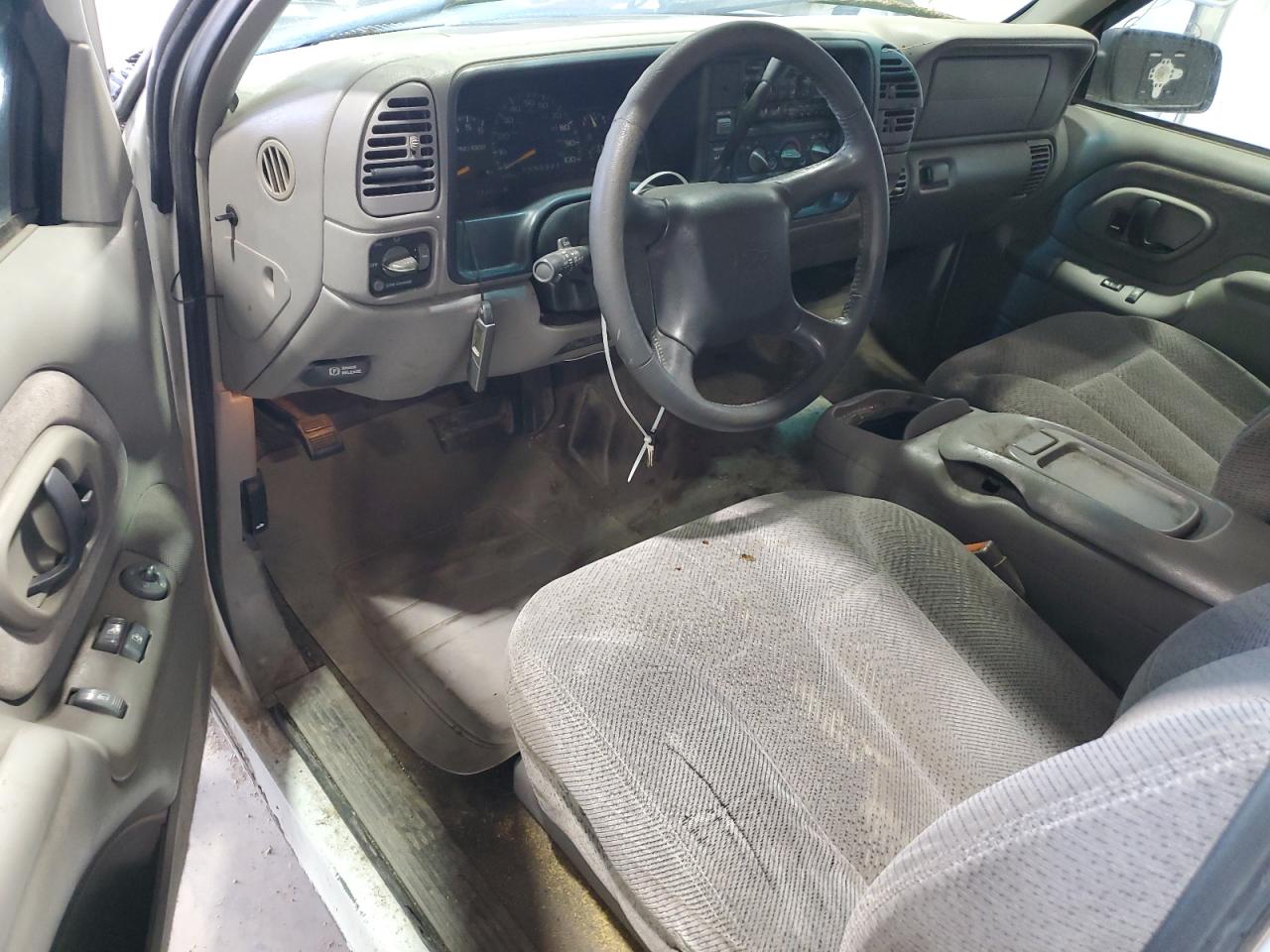 1998 Chevrolet Gmt-400 K1500 VIN: 1GCEK19R8WR125081 Lot: 61561675