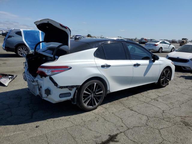  TOYOTA CAMRY 2018 White