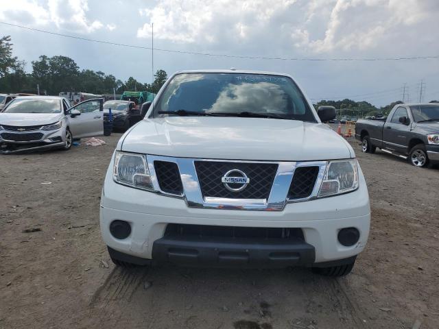  NISSAN FRONTIER 2018 Белы