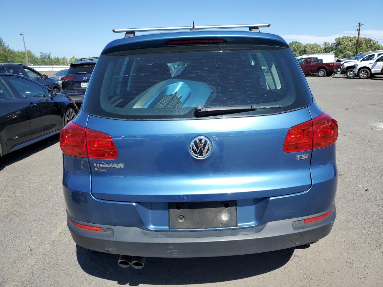 2017 Volkswagen Tiguan S VIN: WVGAV7AX5HK051743 Lot: 62784215
