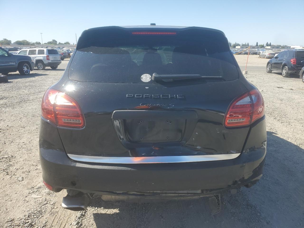 2011 Porsche Cayenne S VIN: WP1AB2A2XBLA53699 Lot: 65244025