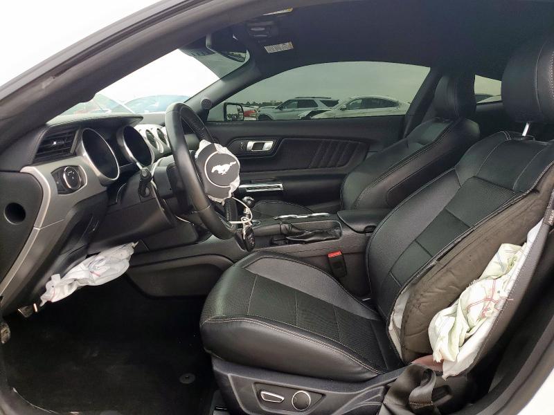  FORD MUSTANG 2019 Biały