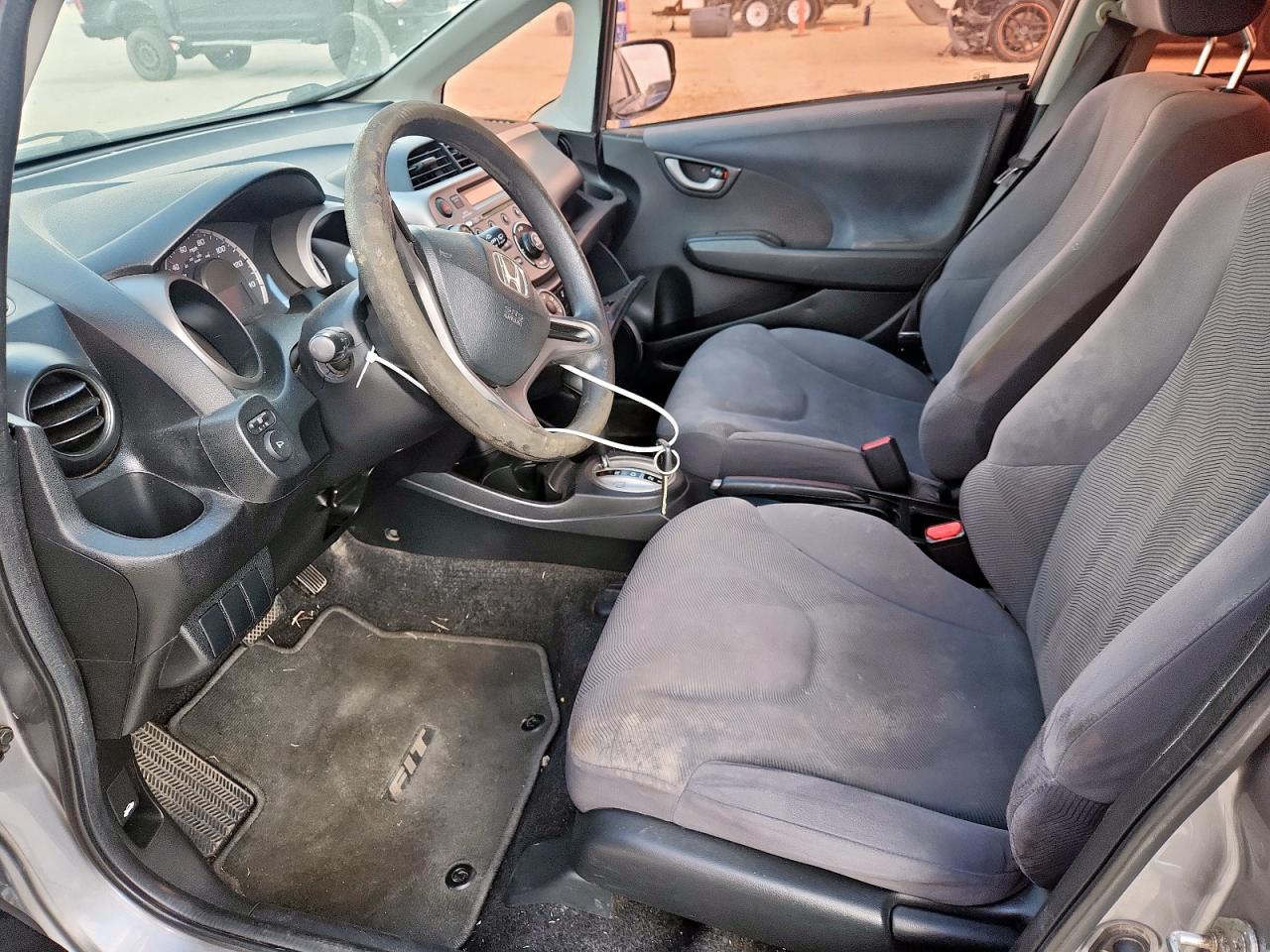 2009 Honda Fit VIN: JHMGE88269C005735 Lot: 64814085