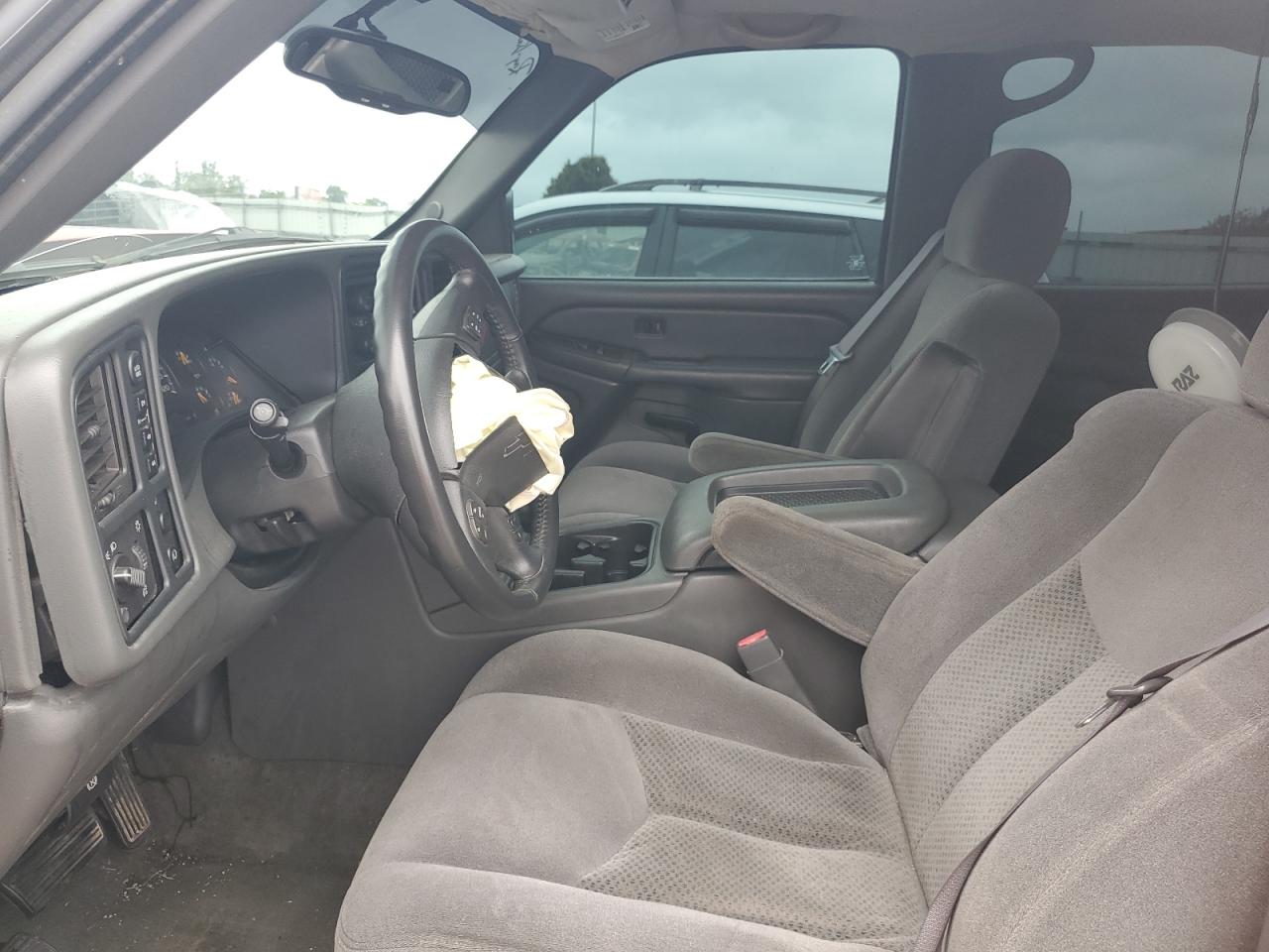 2005 Chevrolet Silverado K1500 VIN: 2GCEK13T551247957 Lot: 64688875