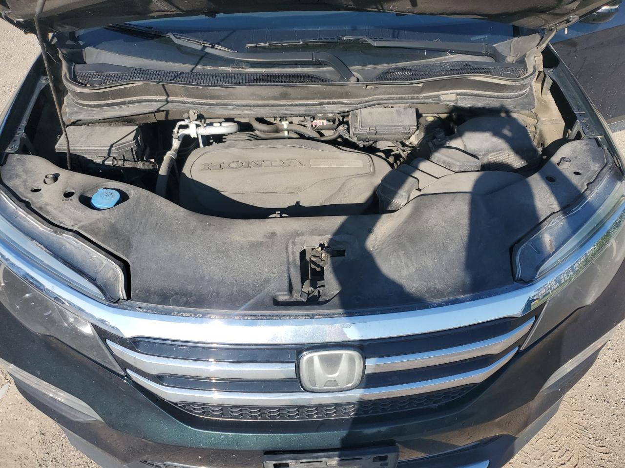 2016 Honda Pilot Touring VIN: 5FNYF6H95GB505793 Lot: 64826345