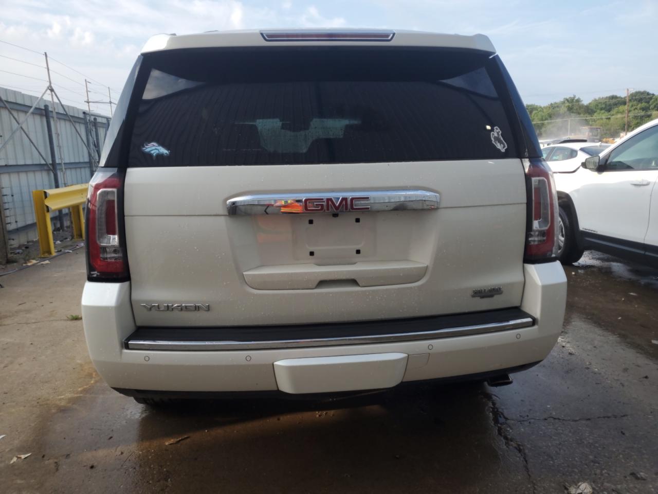 2015 GMC Yukon Denali VIN: 1GKS2CKJ4FR302636 Lot: 66890865