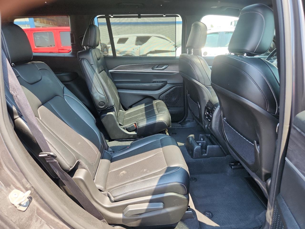 2024 Jeep Grand Cherokee L Limited VIN: 1C4RJKBG1R8603337 Lot: 64798465