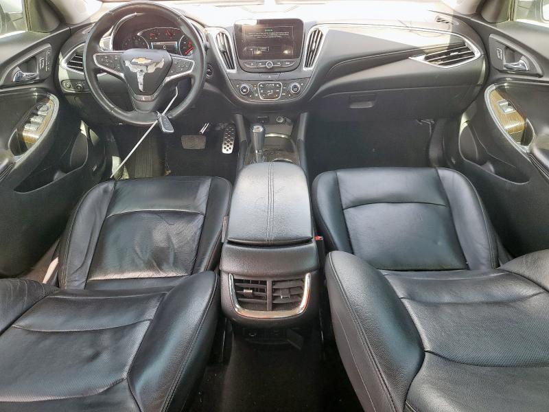 Sedans CHEVROLET MALIBU 2017 Silver