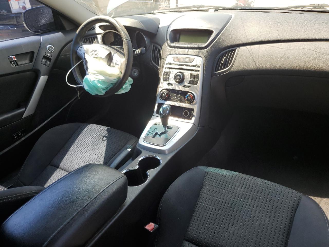 2010 Hyundai Genesis Coupe 2.0T VIN: KMHHT6KD8AU028423 Lot: 64470885