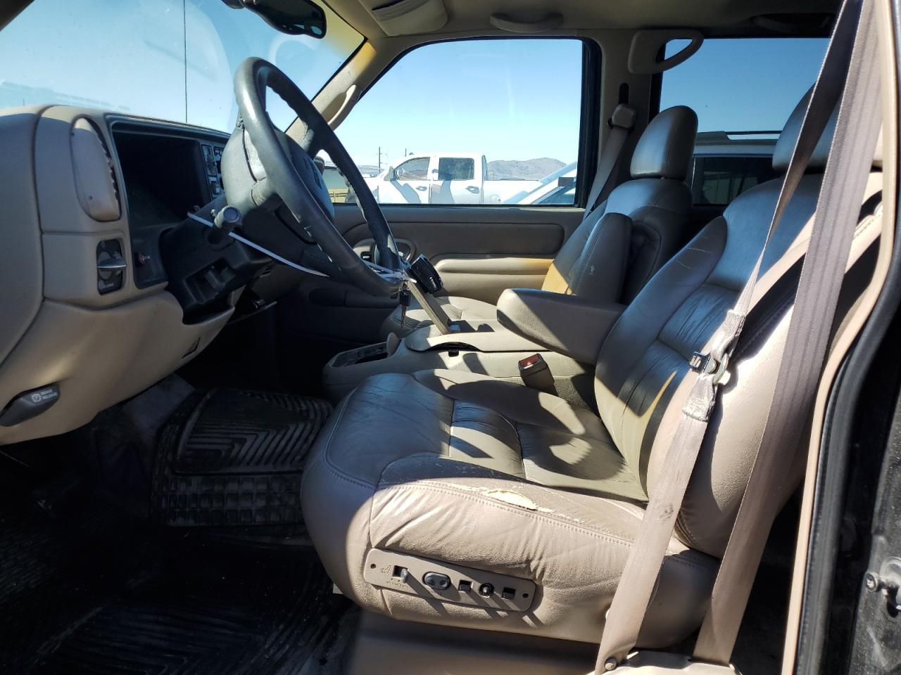 1999 GMC Suburban K2500 VIN: 3GKGK26J7XG520047 Lot: 65038305