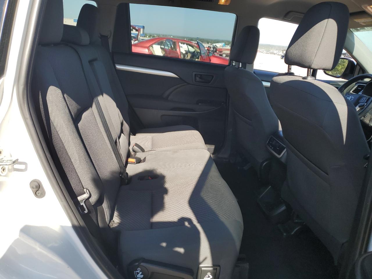 2019 Toyota Highlander Le VIN: 5TDBZRFH0KS938239 Lot: 64267725
