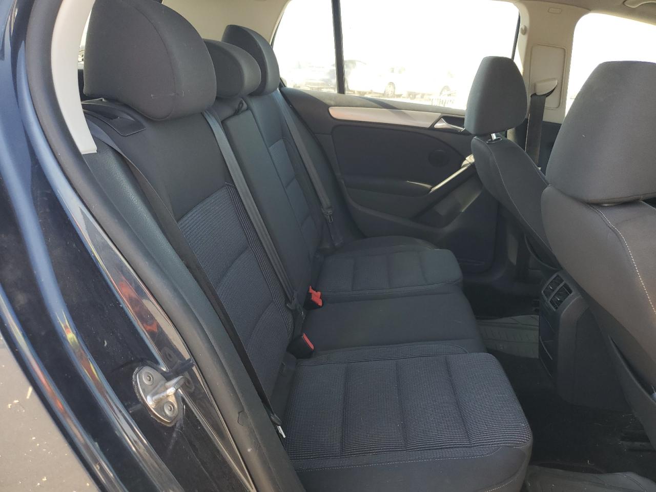 2013 Volkswagen Golf VIN: WVWDB7AJ2DW084157 Lot: 64890005