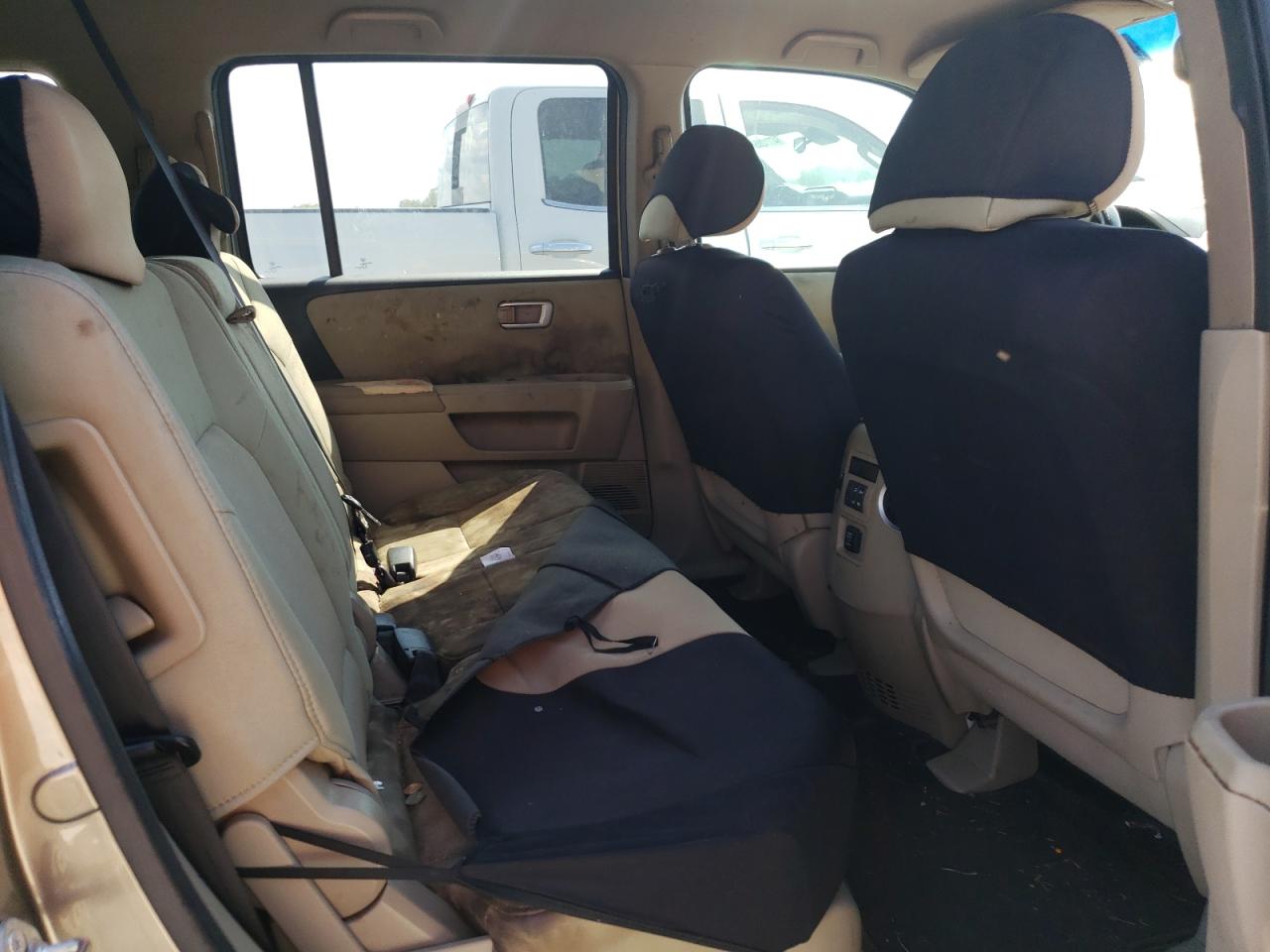 2011 Honda Pilot Lx VIN: 5FNYF4H25BB053747 Lot: 64878495