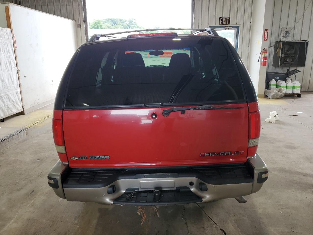 1998 Chevrolet Blazer VIN: 1GNDT13W7W2125774 Lot: 63286745