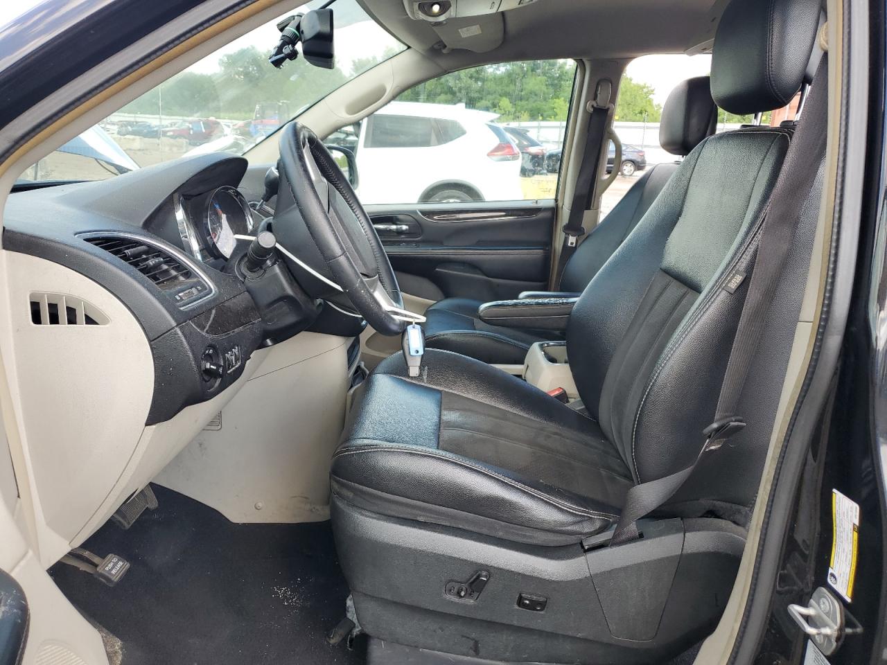 2016 Chrysler Town & Country Touring VIN: 2C4RC1BG0GR215506 Lot: 64987555