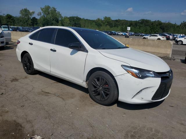  TOYOTA CAMRY 2015 Biały
