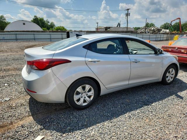 Sedans HYUNDAI ELANTRA 2016 Srebrny