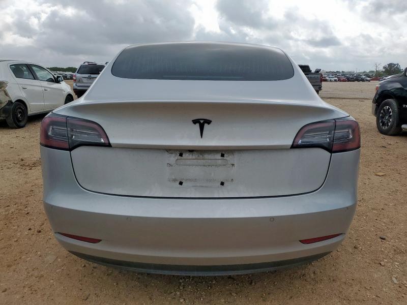  TESLA MODEL 3 2018 Srebrny
