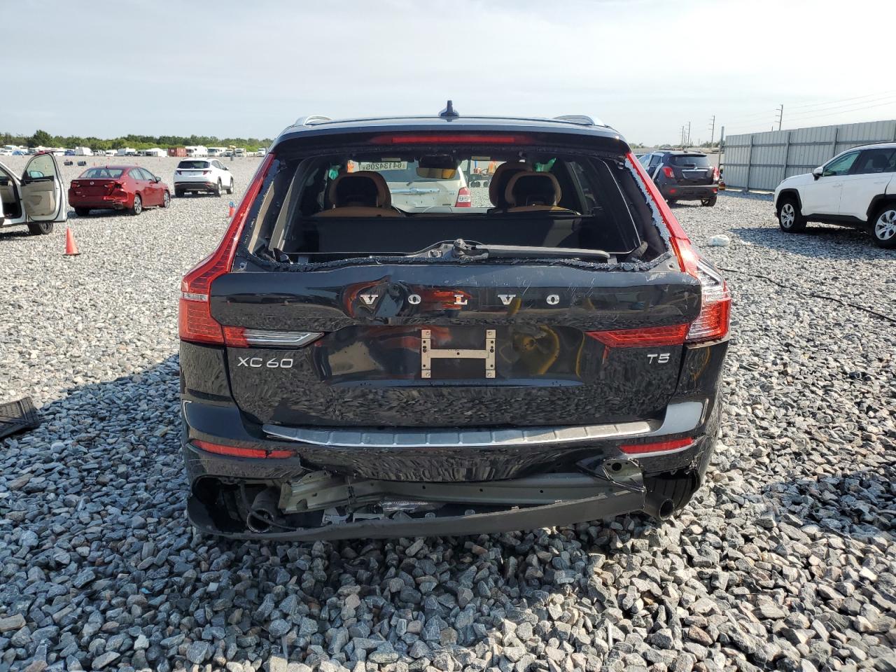 2019 Volvo Xc60 T5 Momentum VIN: LYV102DK8KB192432 Lot: 64134205