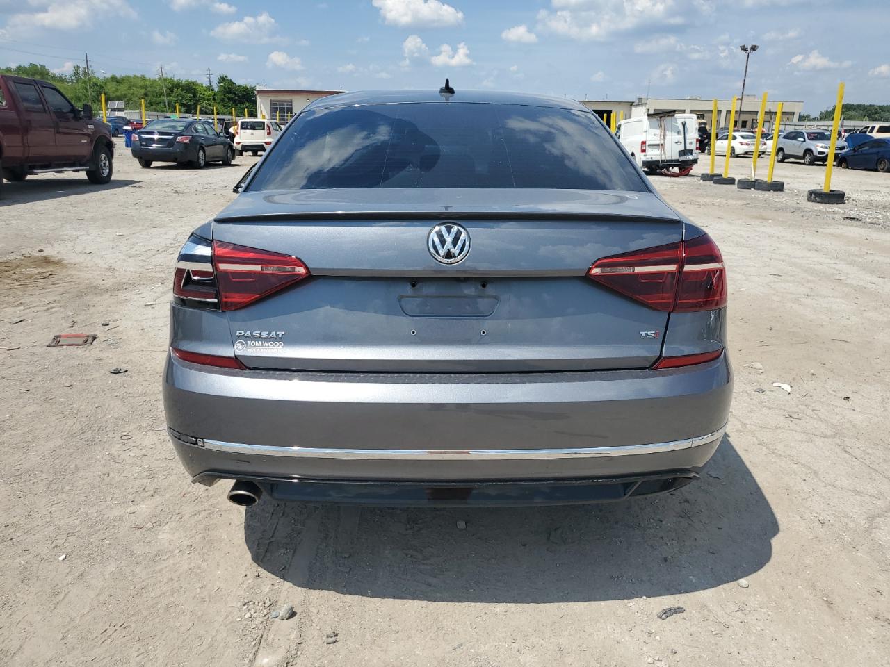 2018 Volkswagen Passat S VIN: 1VWAA7A31JC051622 Lot: 64193795