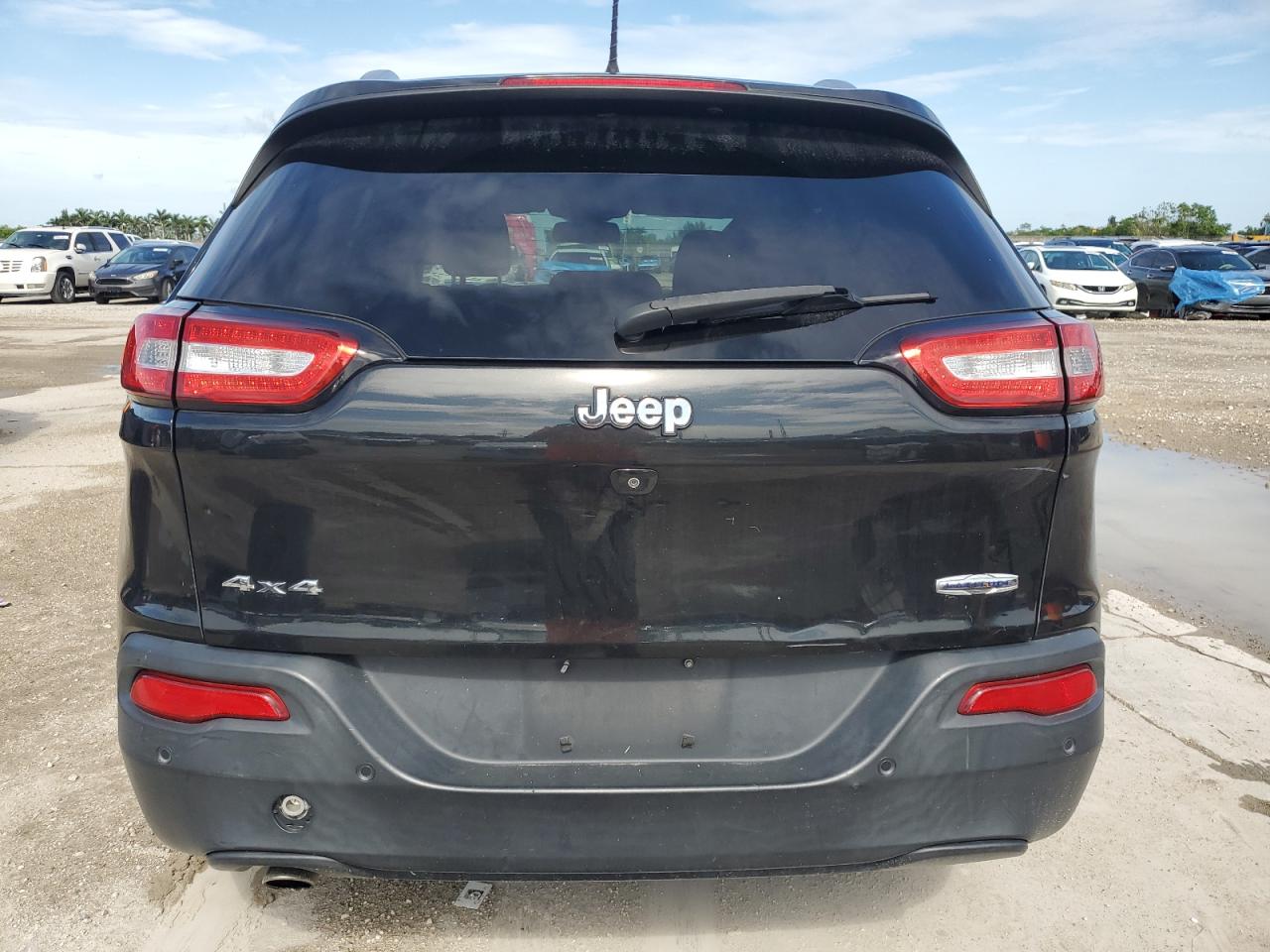 2016 Jeep Cherokee Latitude VIN: 1C4PJMCB1GW187708 Lot: 62515865