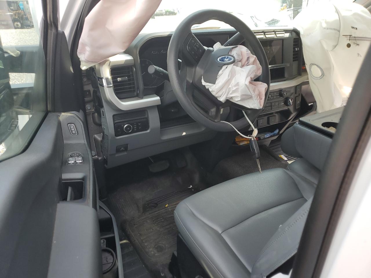 1fduf5ht4pda06460 1FDUF5HT4PDA06460 2023 Ford F550 Super Duty