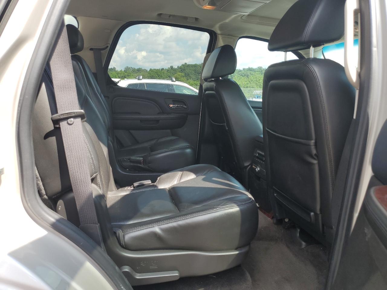 2008 Cadillac Escalade Luxury VIN: 1GYFK638X8R245558 Lot: 64428505