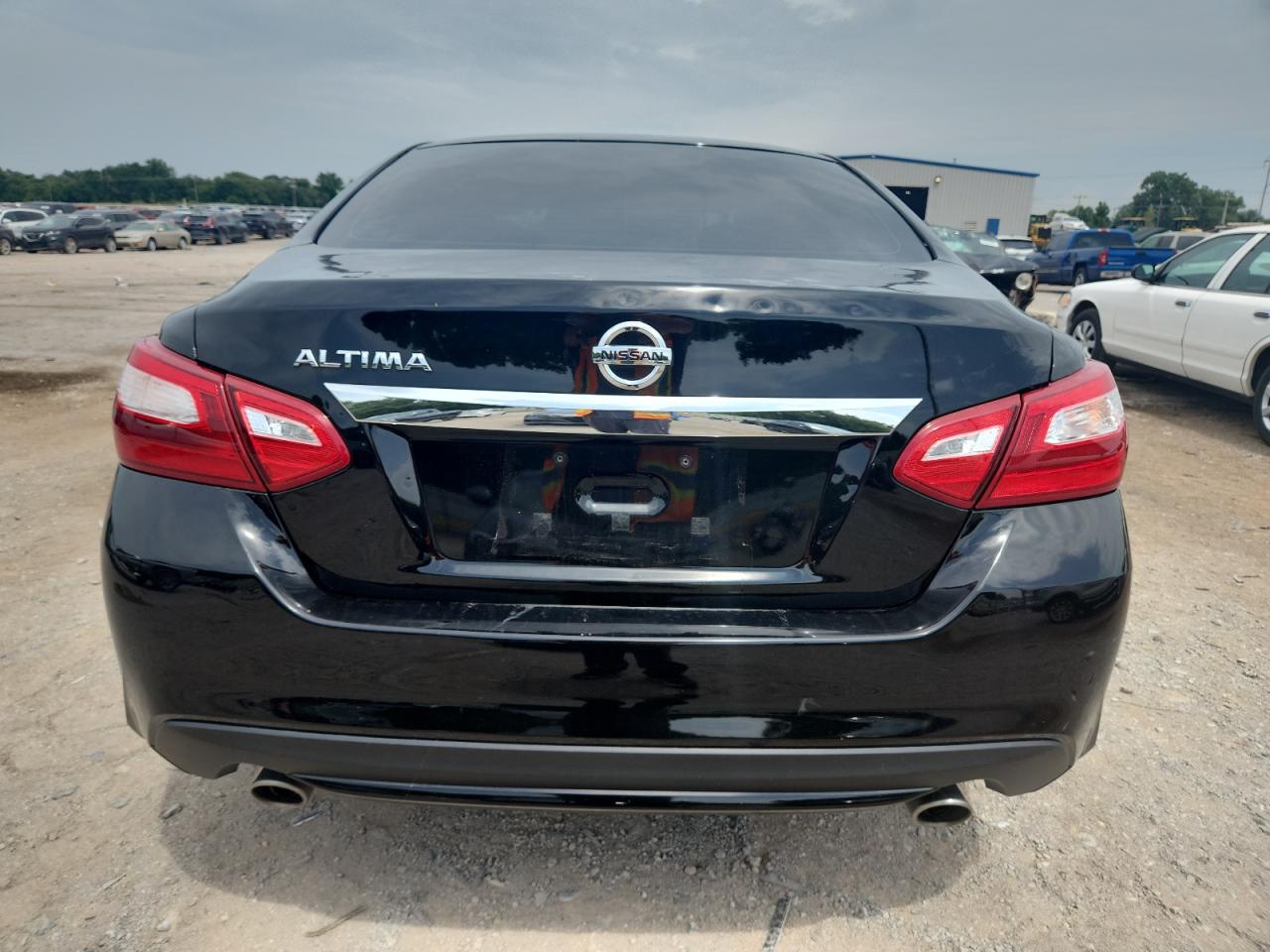 2017 Nissan Altima 2.5 VIN: 1N4AL3AP8HN351882 Lot: 65463285
