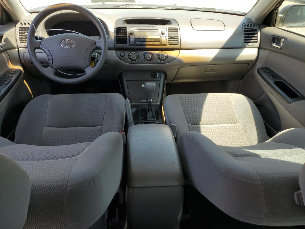 2005 Toyota Camry Le VIN: 4T1BE32KX5U600255 Lot: 64282425