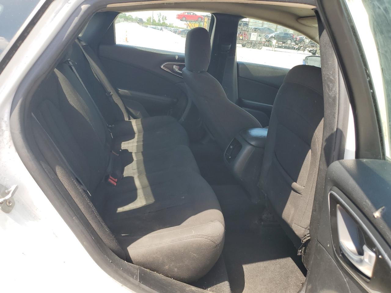 2015 Chrysler 200 Limited VIN: 1C3CCCAB0FN679614 Lot: 64724415