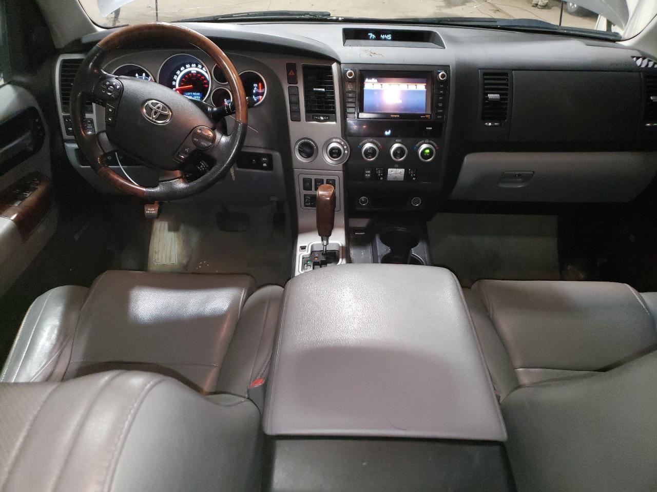 2010 Toyota Sequoia Platinum VIN: 5TDDY5G16AS031001 Lot: 63302025