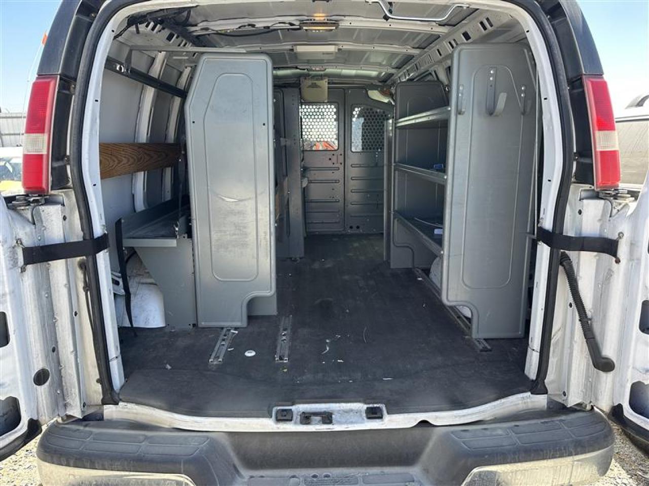 2014 Chevrolet Express G2500 VIN: 1GCWGFCB6E1116374 Lot: 43697375