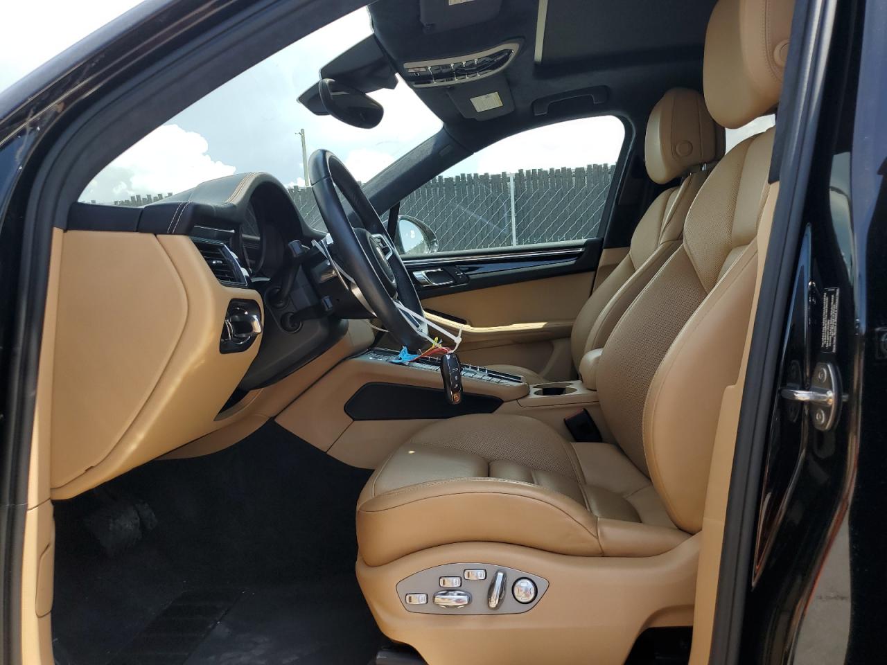 2016 Porsche Macan Turbo VIN: WP1AF2A53GLB94524 Lot: 64172035
