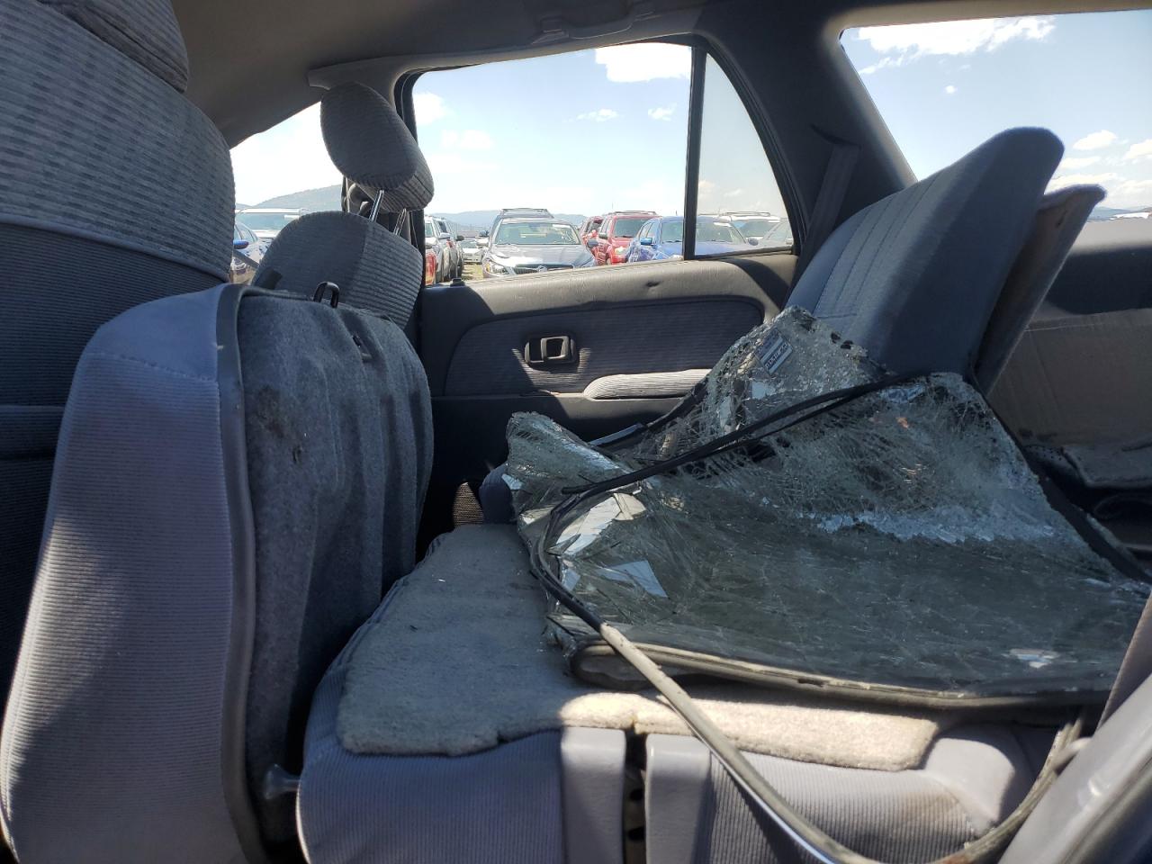 1997 Toyota Hilux Surf VIN: KZN1859020032 Lot: 64949955