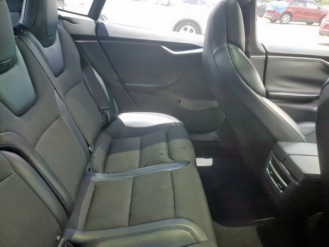 2018 Tesla Model S VIN: 5YJSA1E22JF266693 Lot: 63525385