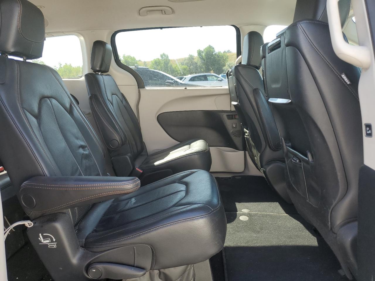 2017 Chrysler Pacifica Touring L Plus VIN: 2C4RC1EG2HR536377 Lot: 64593775
