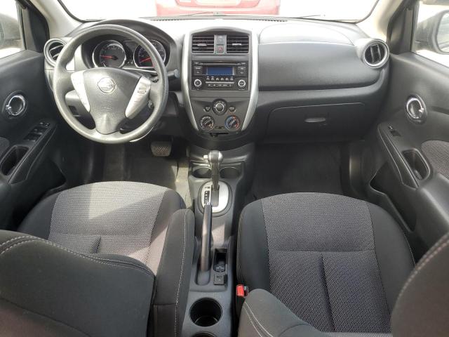  NISSAN VERSA 2015 Srebrny