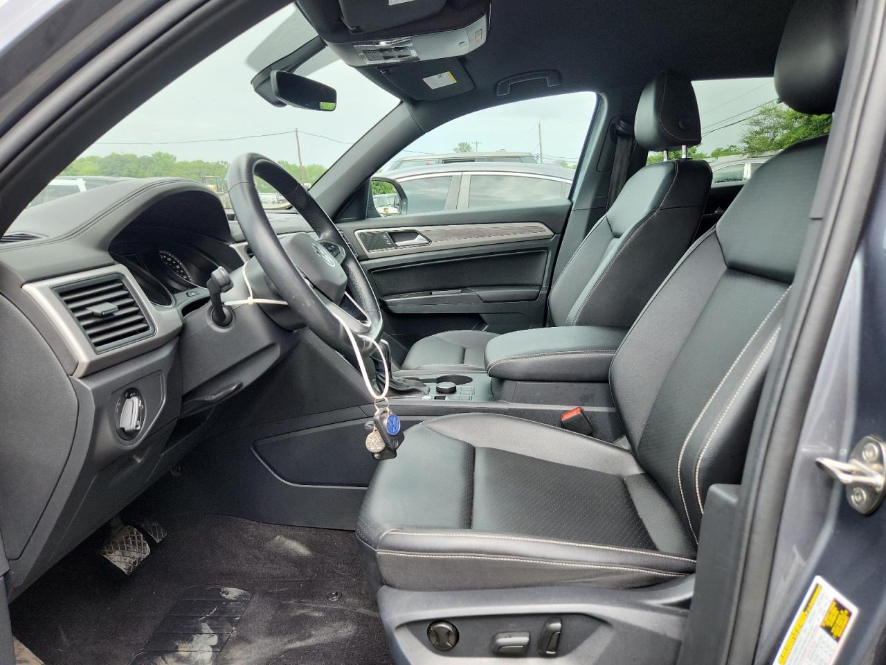 1v21e2ca6lc217074 1V21E2CA6LC217074 2020 Volkswagen Atlas Cross Sport Se