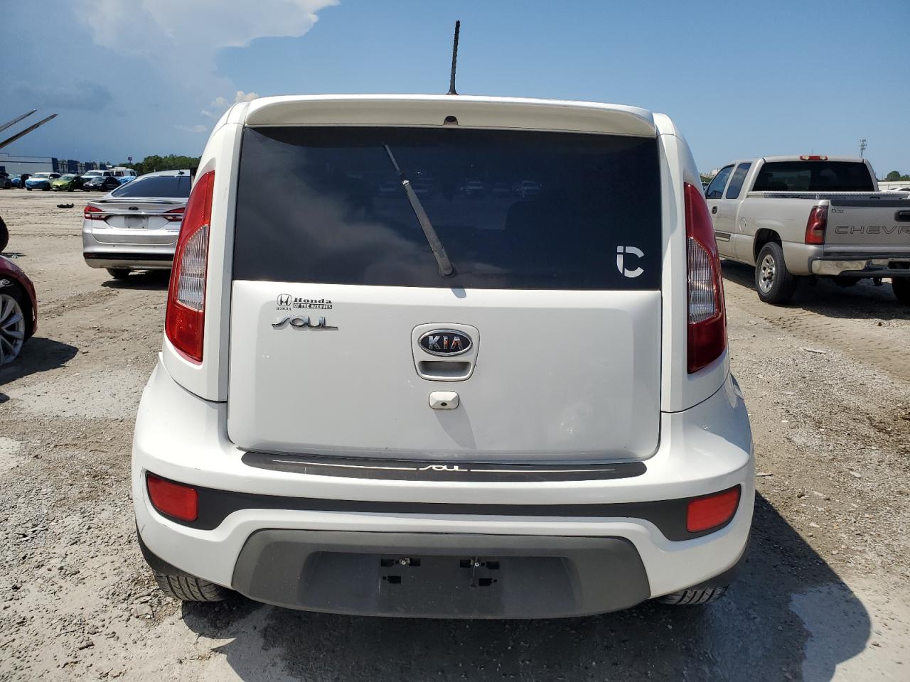 2012 Kia Soul + VIN: KNDJT2A61C7398311 Lot: 64653315