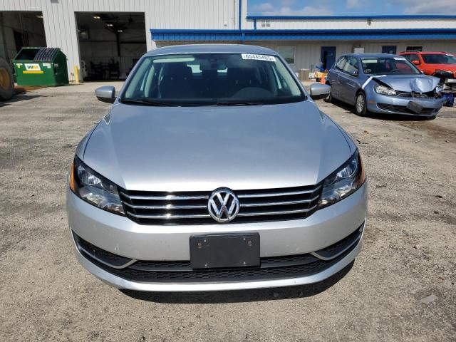  VOLKSWAGEN PASSAT 2013 Srebrny