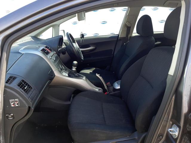 2009 TOYOTA AURIS TR S